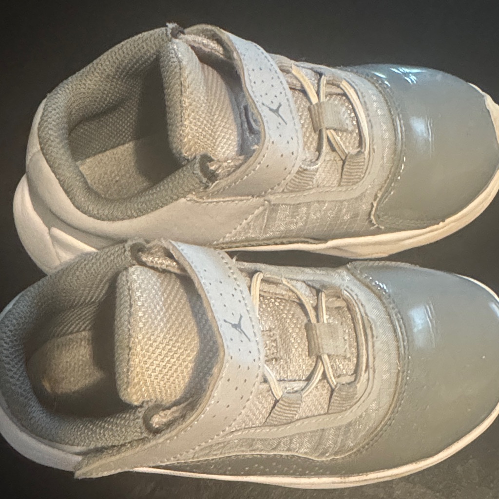 Air Jordan 11 Low Cool Gray Sneakers Size 10c